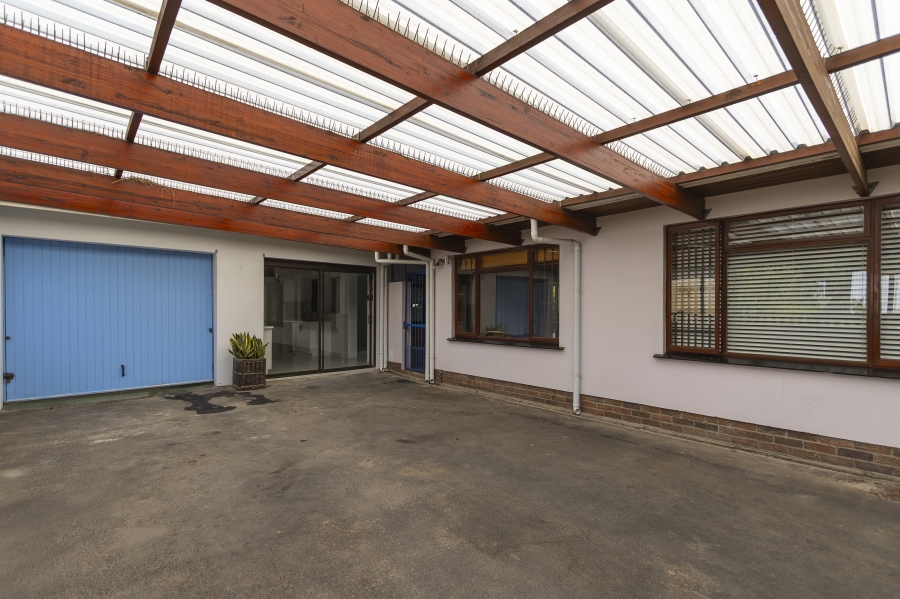 To Let 1 Bedroom Property for Rent in Longdown Western Cape